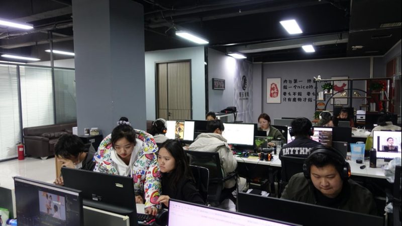 灯光设备型号参数解析：活动策划中的关键考量**
